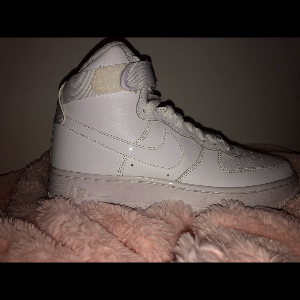 White Air Force 1 (high top)